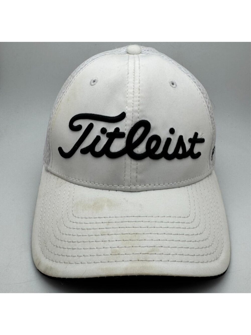 Titleist Pro V1 Golf Hat Cap New Era White Black Mesh Stretch Fit Fitted Mens